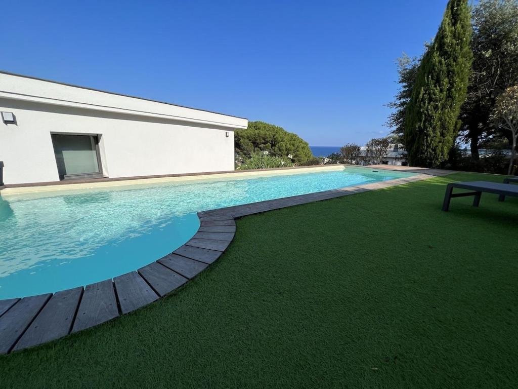 Rdc De Villa Avec Piscine Cavalaire-sur-Mer Kültér fotó