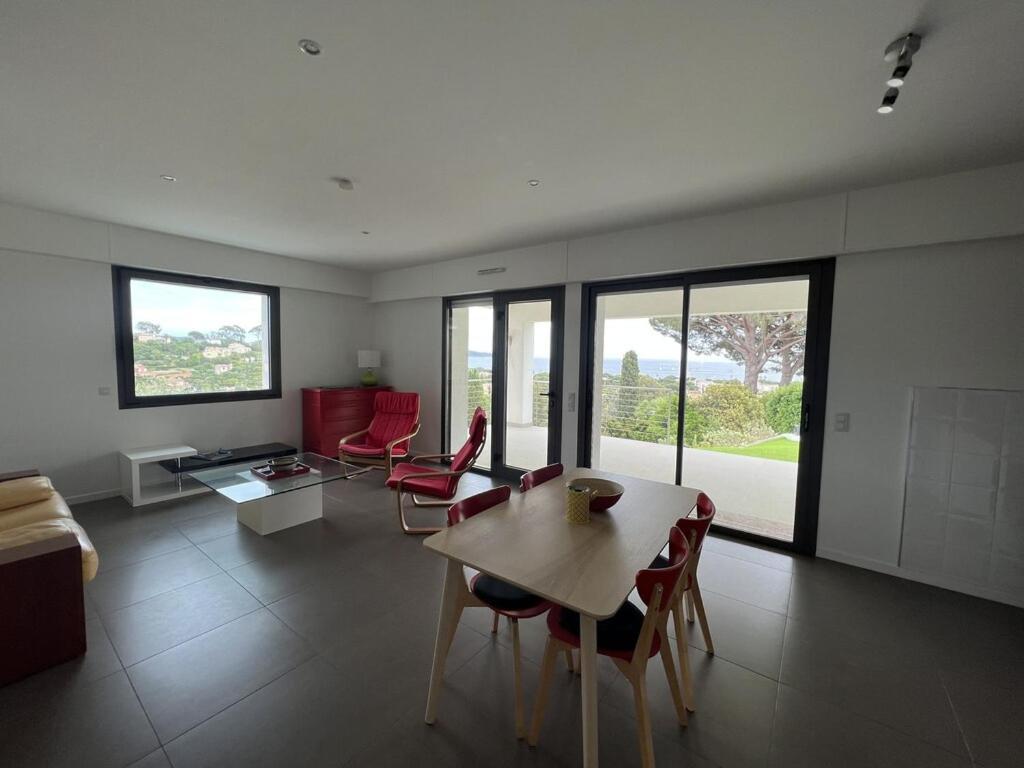 Rdc De Villa Avec Piscine Cavalaire-sur-Mer Kültér fotó